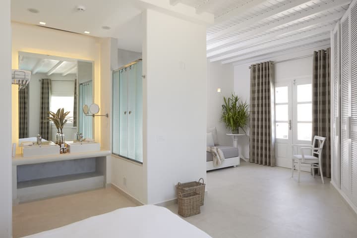 Petinos Beach Hotel