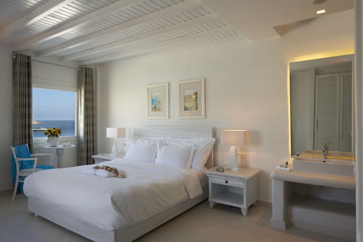 Petinos Beach Hotel