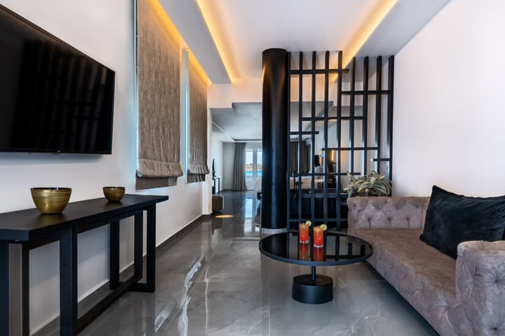 Petinos Beach Hotel