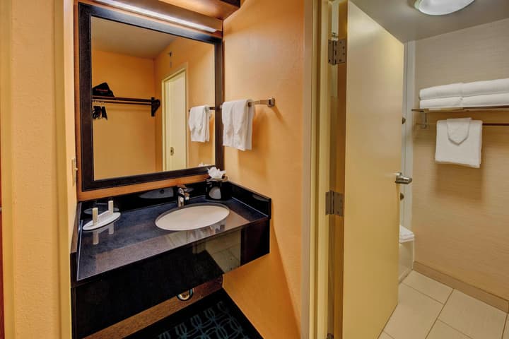 Fairfield Inn & Suites by Marriott Near Universal Orlando