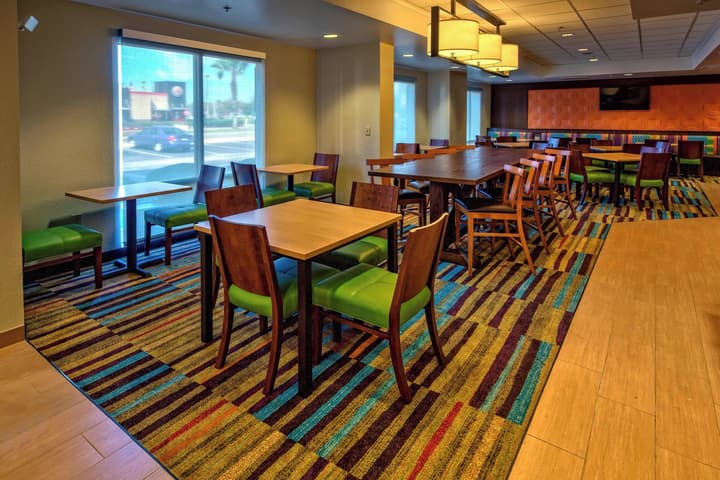 Fairfield Inn & Suites by Marriott Near Universal Orlando