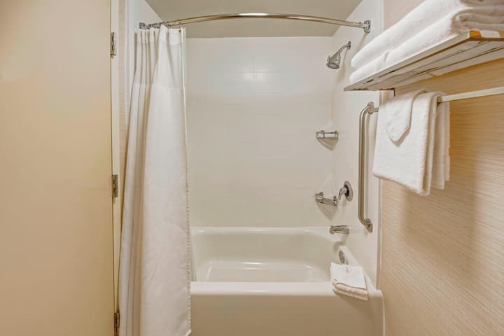 Fairfield Inn & Suites by Marriott Near Universal Orlando