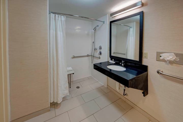 Fairfield Inn & Suites by Marriott Near Universal Orlando