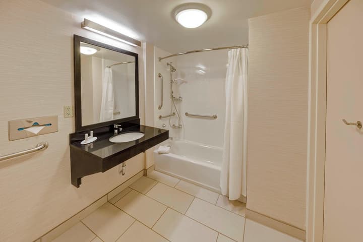 Fairfield Inn & Suites by Marriott Near Universal Orlando