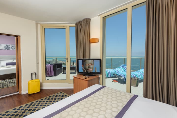 Leonardo Plaza Dead Sea