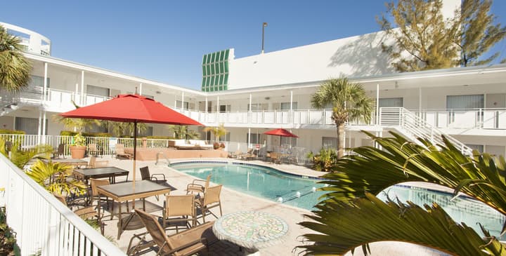 Collins Hotel