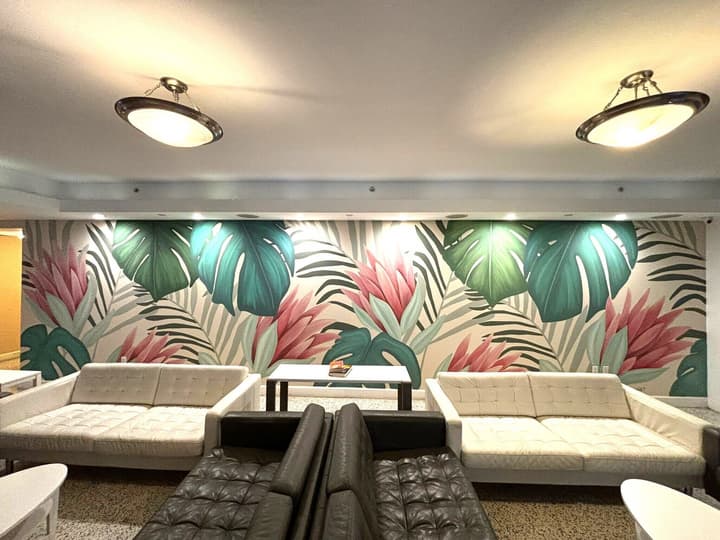 Collins Hotel