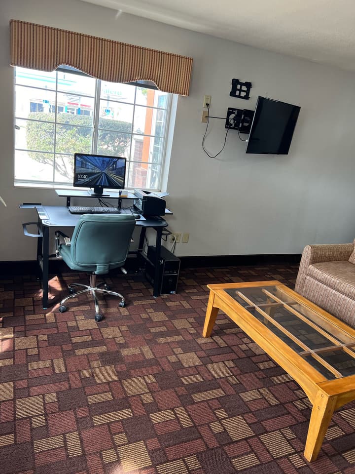 Longhorn Inn and Suites