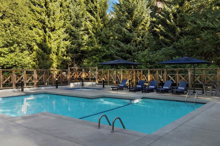 Delta Hotels by Marriott Whistler Village Suites