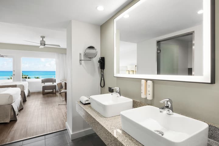 Hotel Riu Plaza Miami Beach