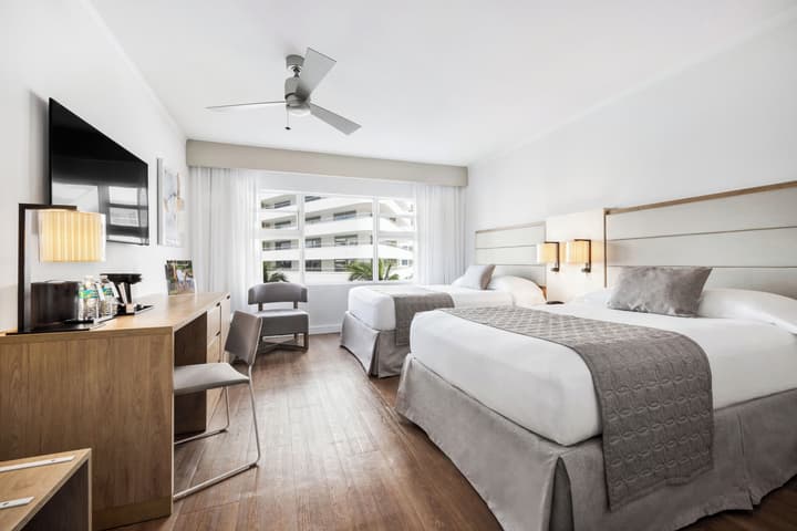 Hotel Riu Plaza Miami Beach