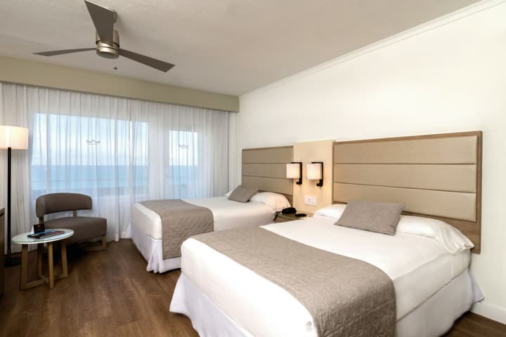 Hotel Riu Plaza Miami Beach