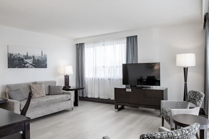 Ottawa Embassy Hotel