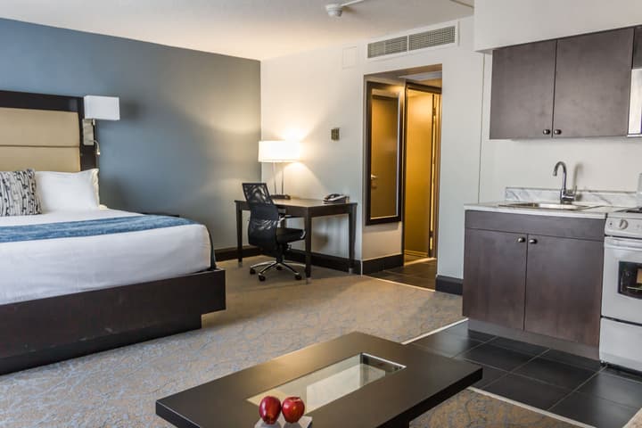 Ottawa Embassy Hotel