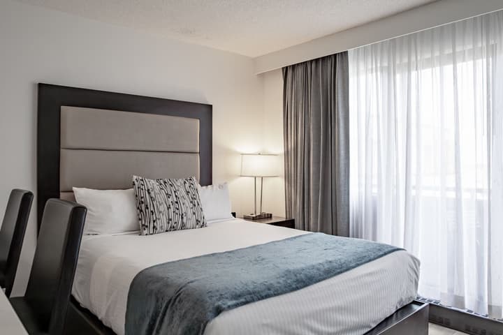 Ottawa Embassy Hotel