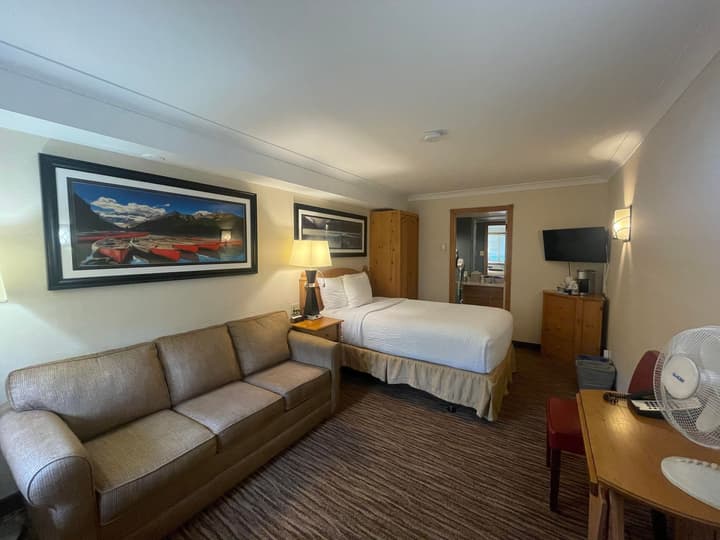Lake Louise Inn