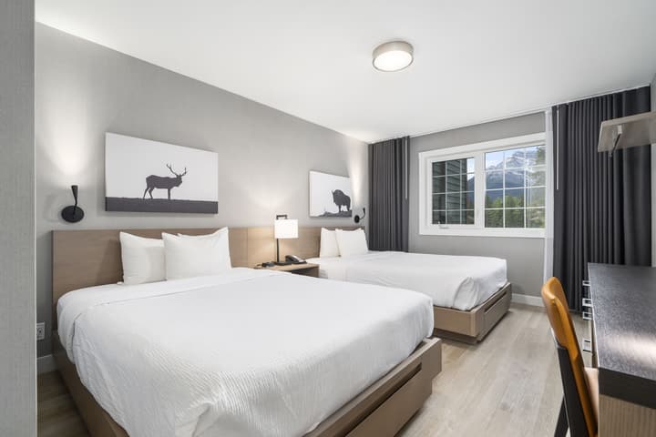 Lake Louise Inn