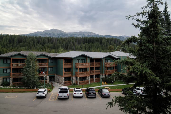 Lake Louise Inn