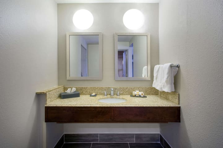 La Quinta Inn & Suites by Wyndham Roanoke Salem
