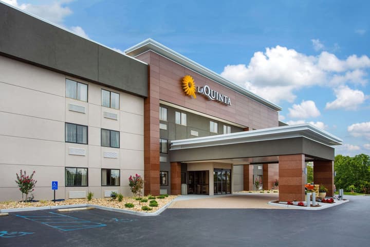 La Quinta Inn & Suites by Wyndham Roanoke Salem