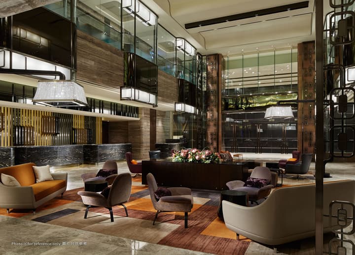 Royal Plaza Hotel