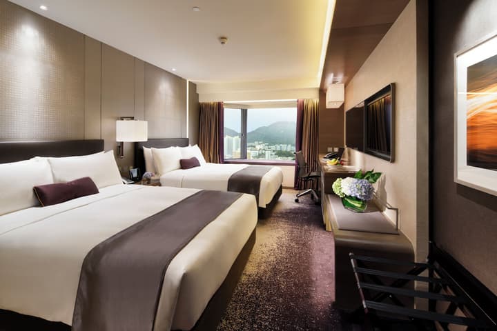 Royal Plaza Hotel