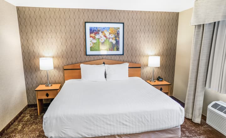 Crystal Inn Hotel & Suites West Valley City