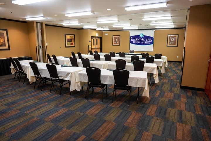 Crystal Inn Hotel & Suites West Valley City