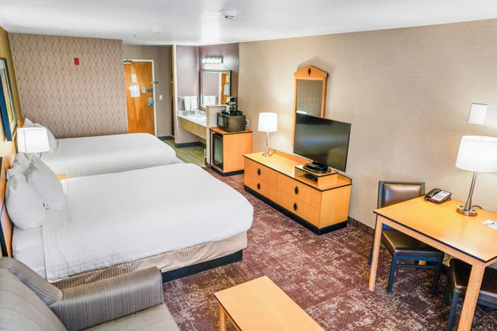 Crystal Inn Hotel & Suites West Valley City