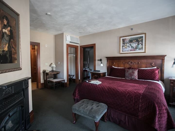 Hotel Ruby Marie