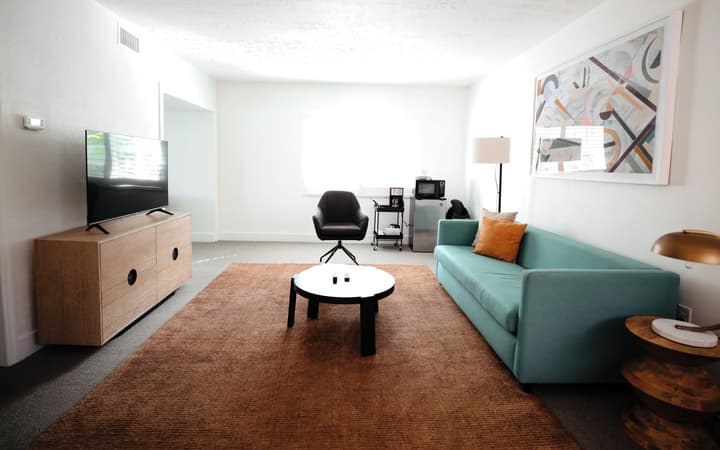 Suites by The Wellborn