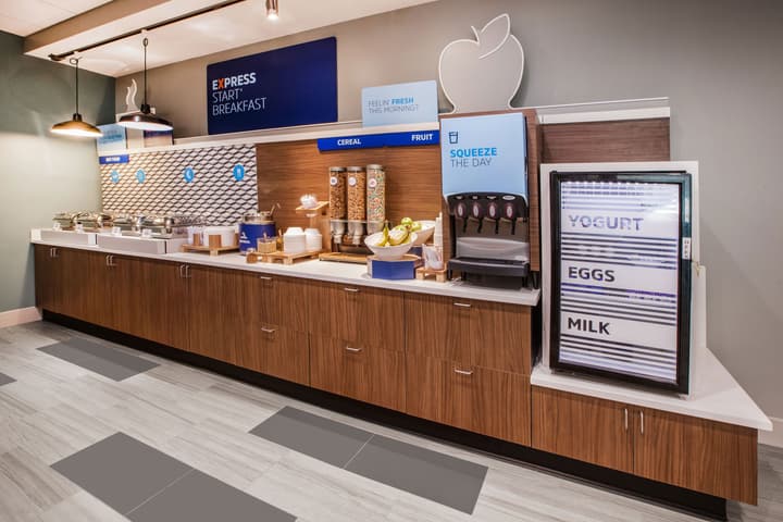 Holiday Inn Express Holland by IHG