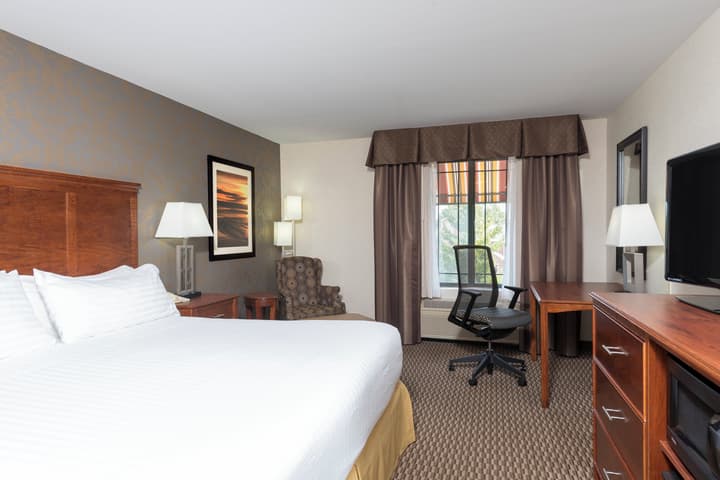 Holiday Inn Express Holland by IHG