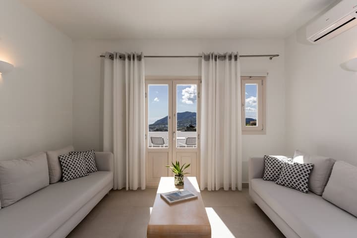 Santorini Palace