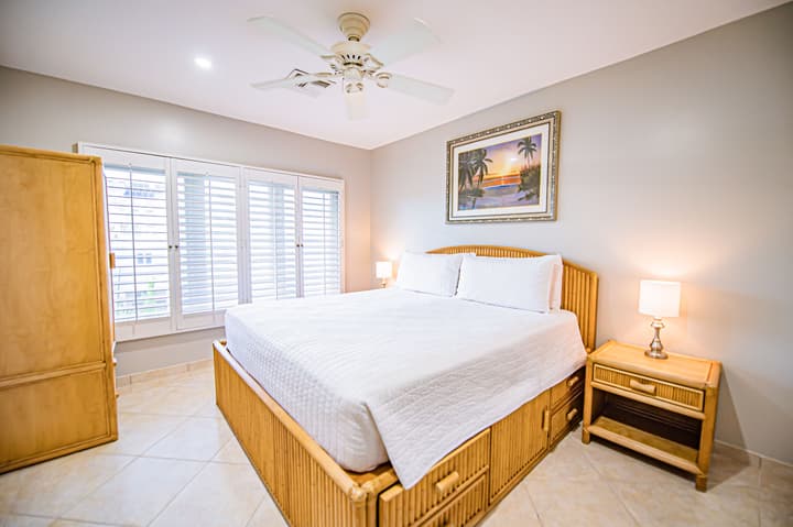 Seven Mile Beach Resort & Club