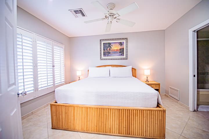 Seven Mile Beach Resort & Club