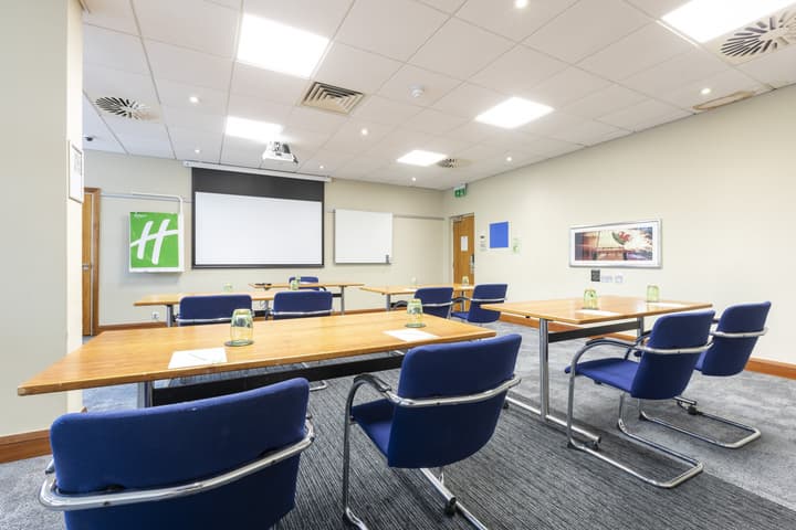 Holiday Inn Cardiff City Centre by IHG