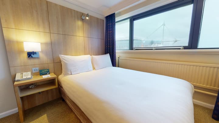 Holiday Inn Cardiff City Centre by IHG