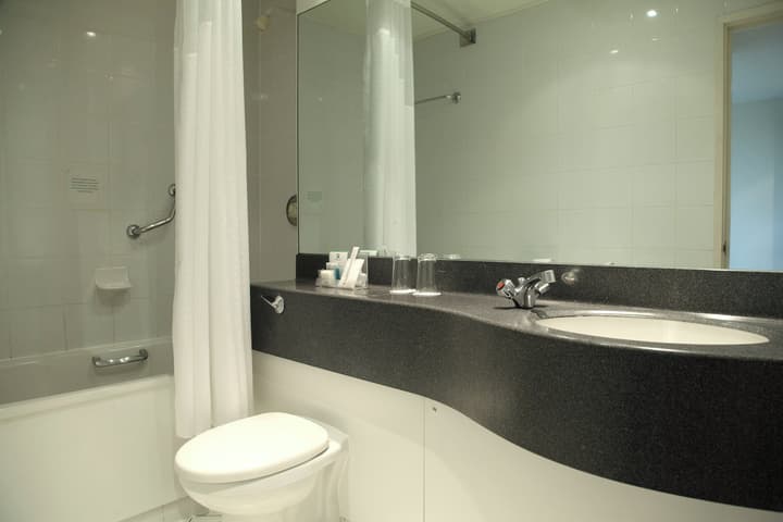 Holiday Inn Cardiff City Centre by IHG