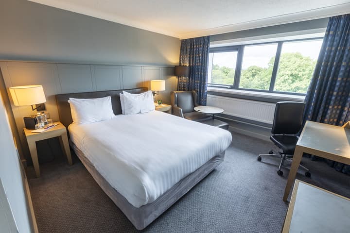 Holiday Inn Cardiff City Centre by IHG