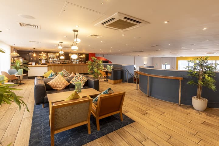 Holiday Inn Cardiff City Centre by IHG