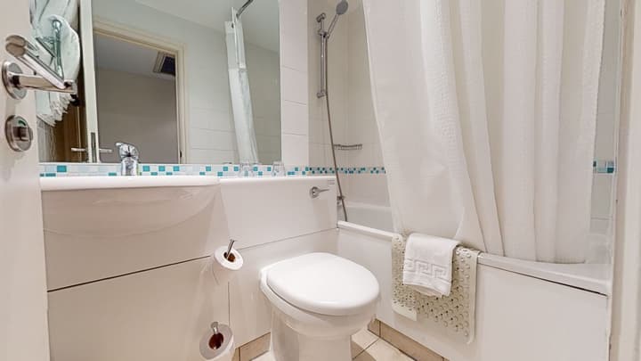 Holiday Inn Cardiff City Centre by IHG