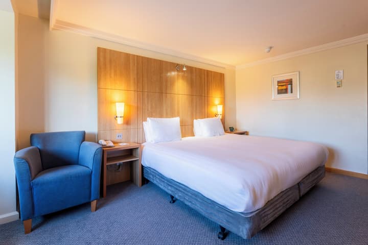 Holiday Inn Cardiff City Centre by IHG