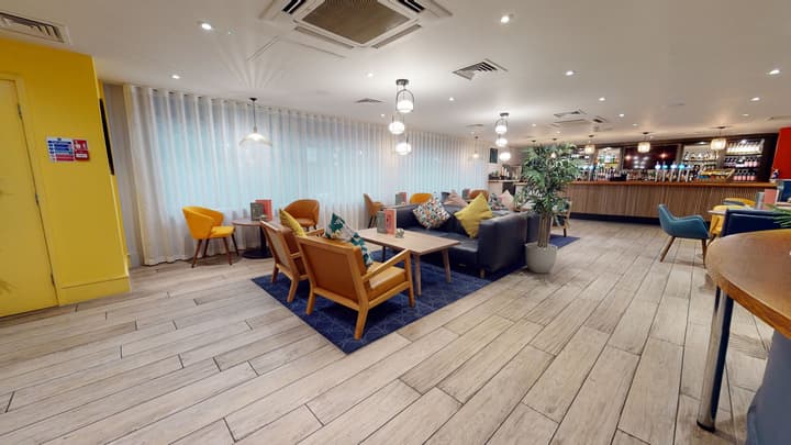 Holiday Inn Cardiff City Centre by IHG