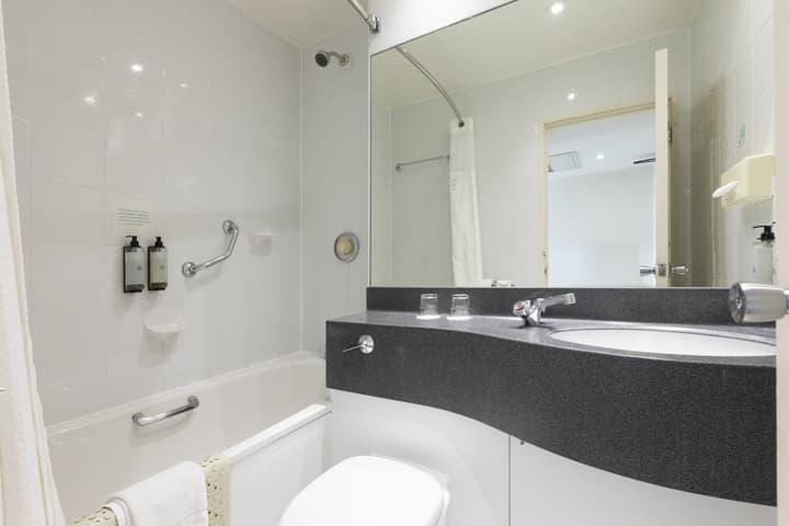Holiday Inn Cardiff City Centre by IHG