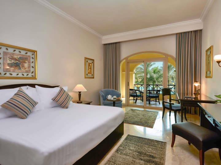 Mövenpick Cairo Media City