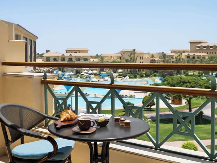 Mövenpick Cairo Media City