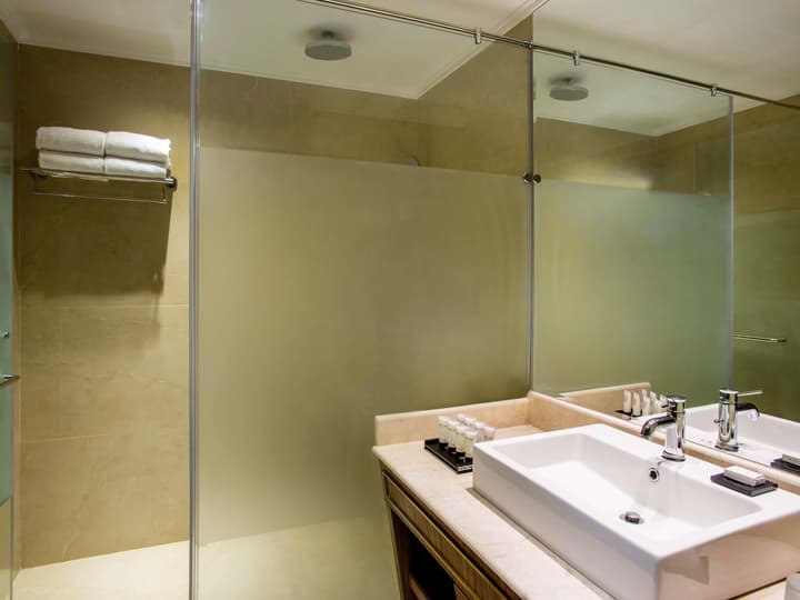 Mövenpick Cairo Media City
