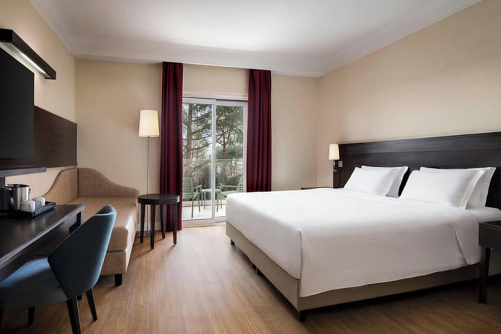 Courtyard by Marriott Rome Central Park