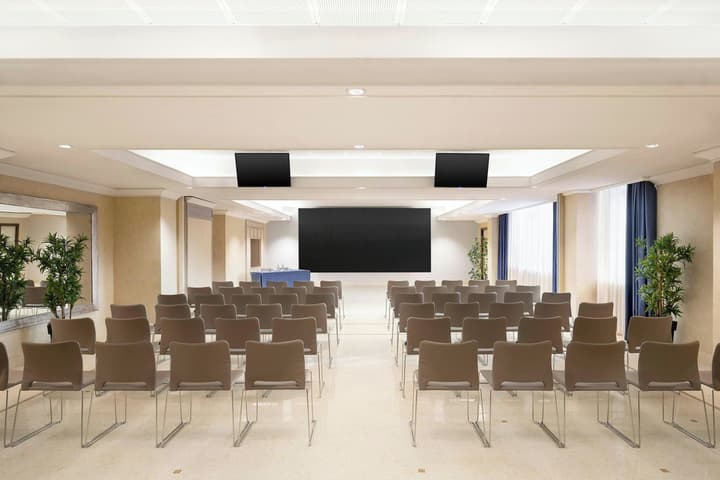 Courtyard by Marriott Rome Central Park